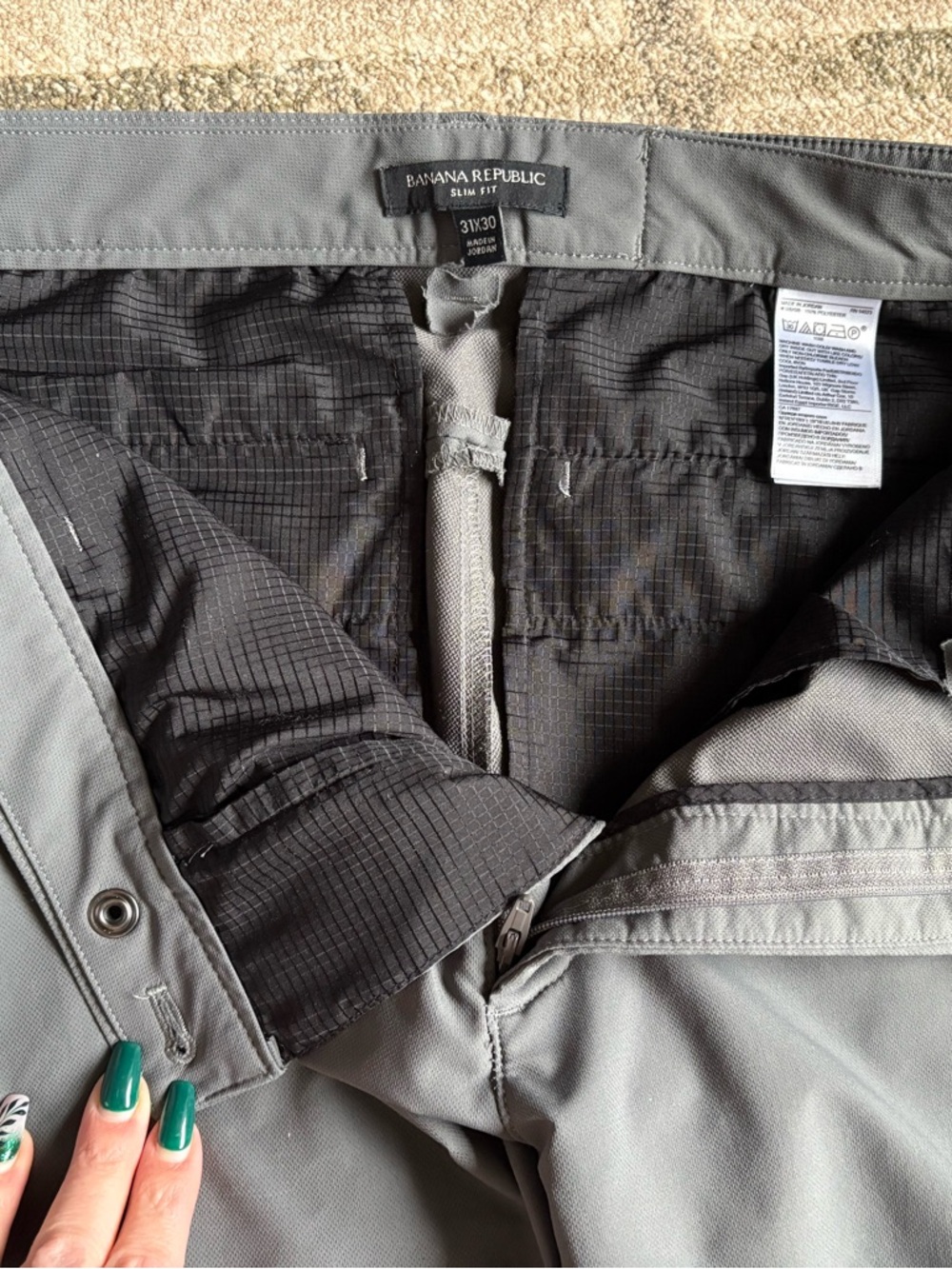 Banana Republic gray outdoor hiking pants, slim fit, size 31x30 Like New - Picture 11 of 11